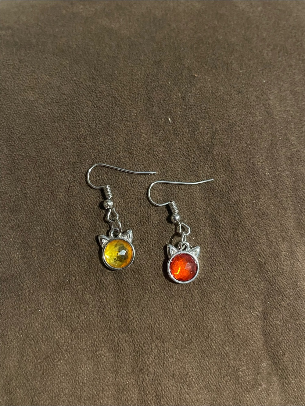 Two toned cat earrings